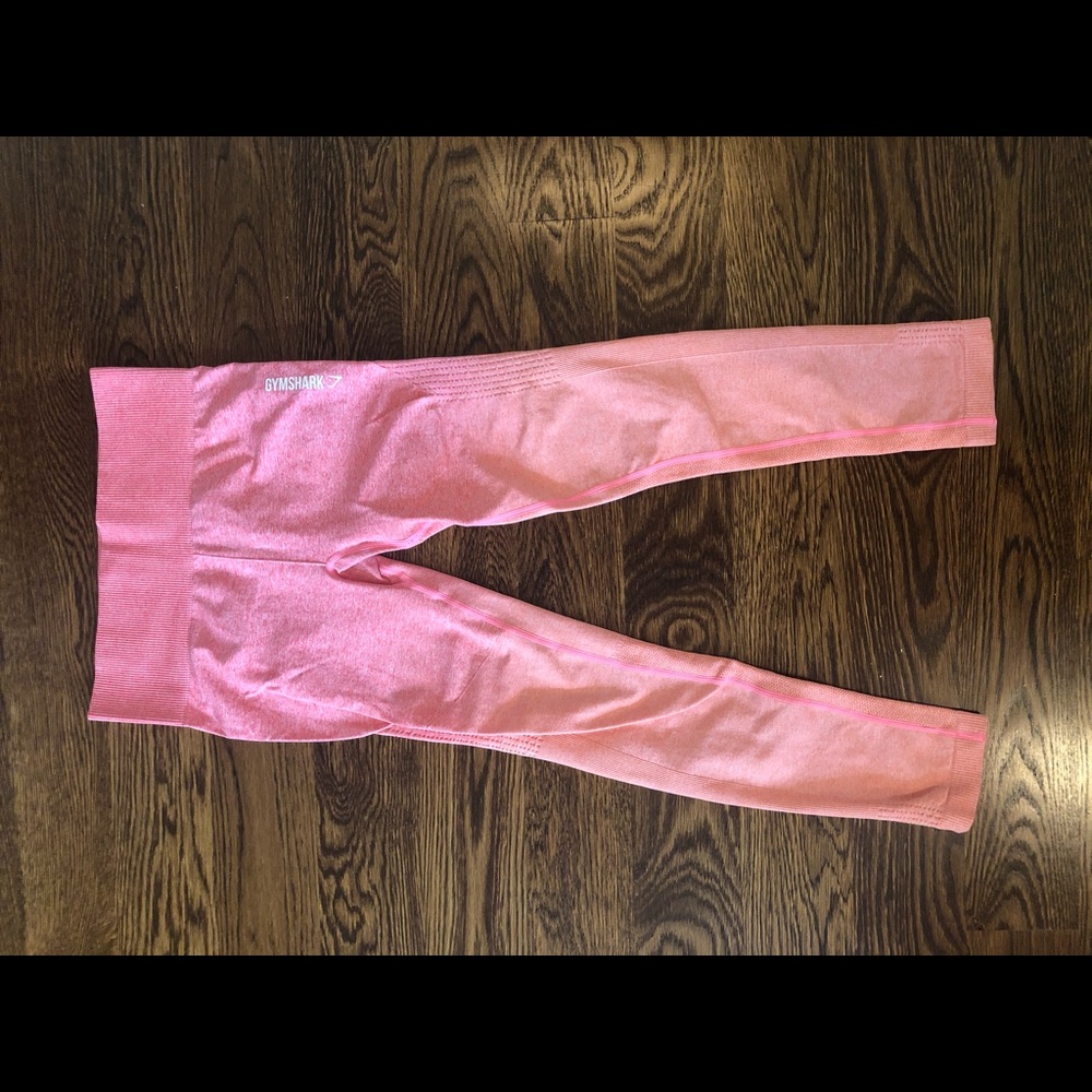 Gym shark leggings